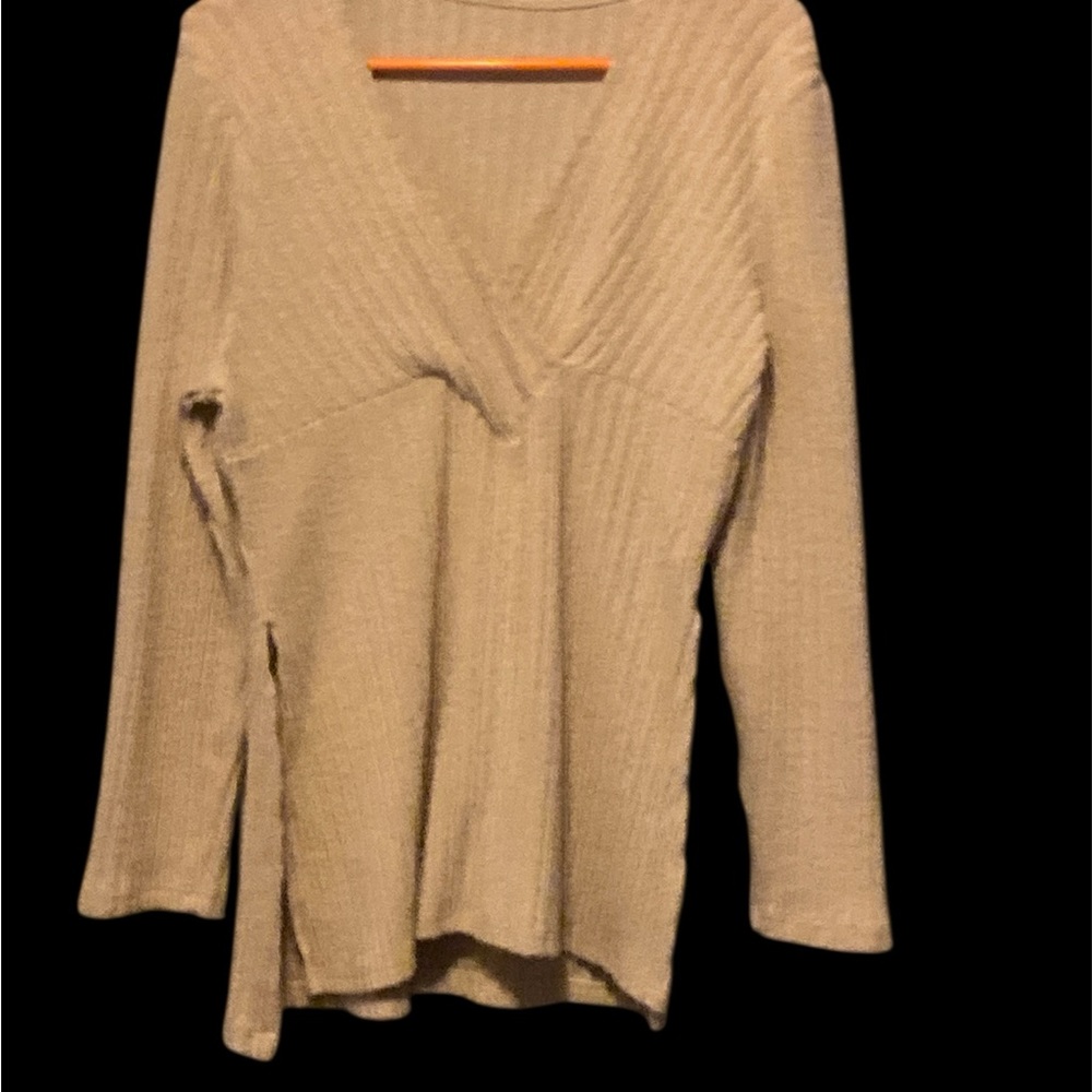 Elegant Cream V-Neck Sweater -EUC
